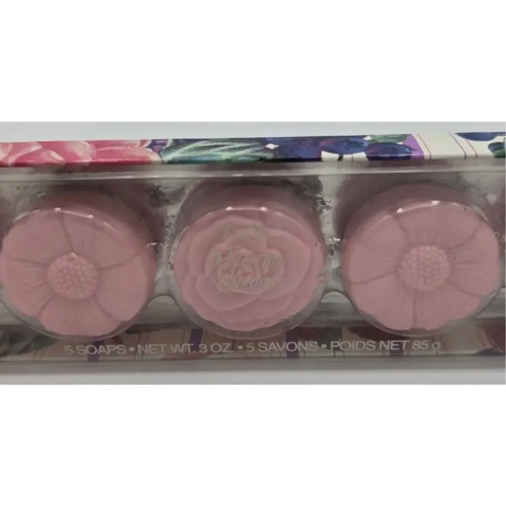NEW Vintage 1970/80 DuCair Victorian Blossoms 5 Flower Shaped Decorative Soaps